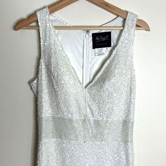 Mac Duggal SEQUINED SLEEVELESS V NECK COLUMN GOWN size 8 in white - Picture 4 of 16